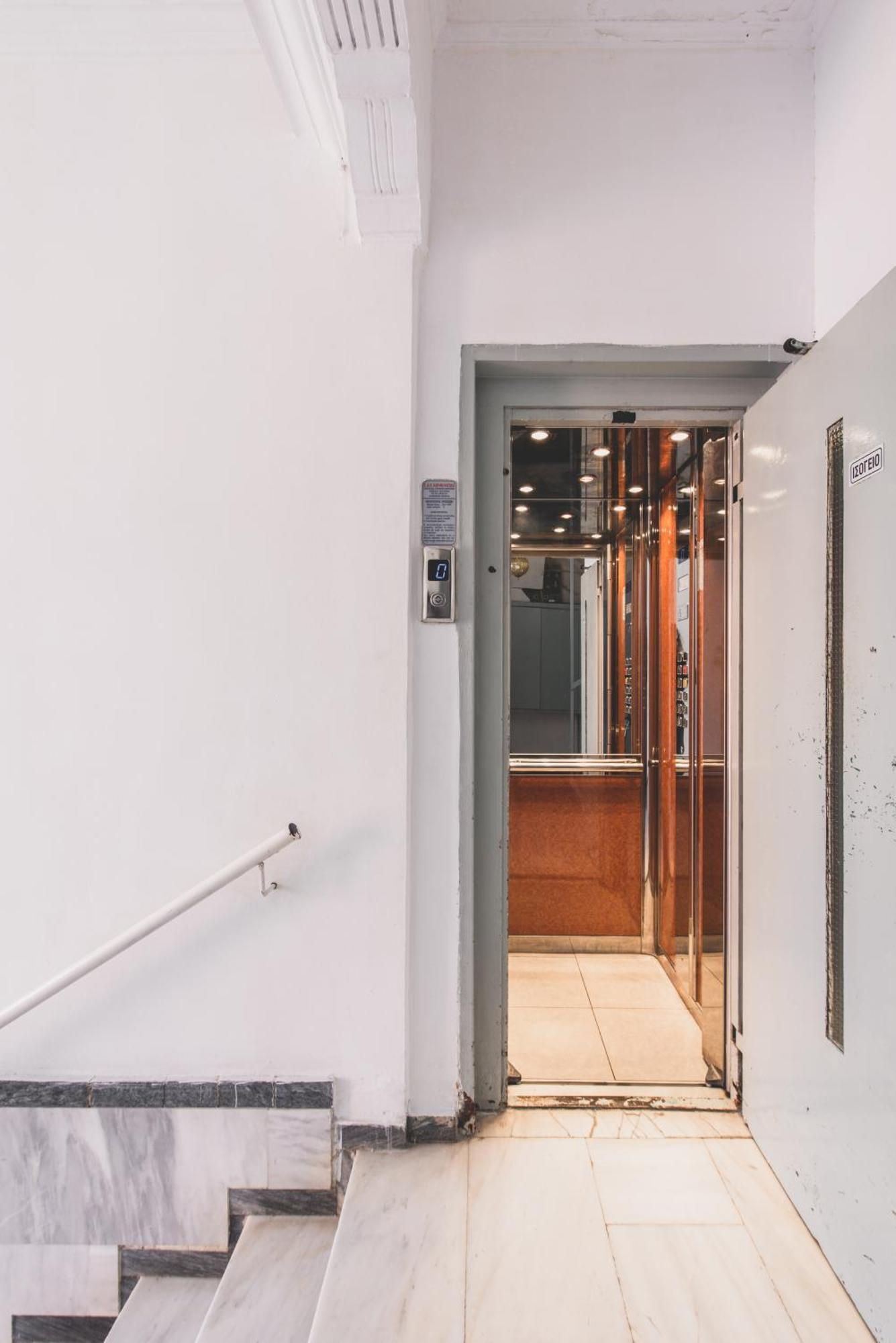 Luxury Flat In Historical Athens-Livingstone Opalアパートメント エクステリア 写真